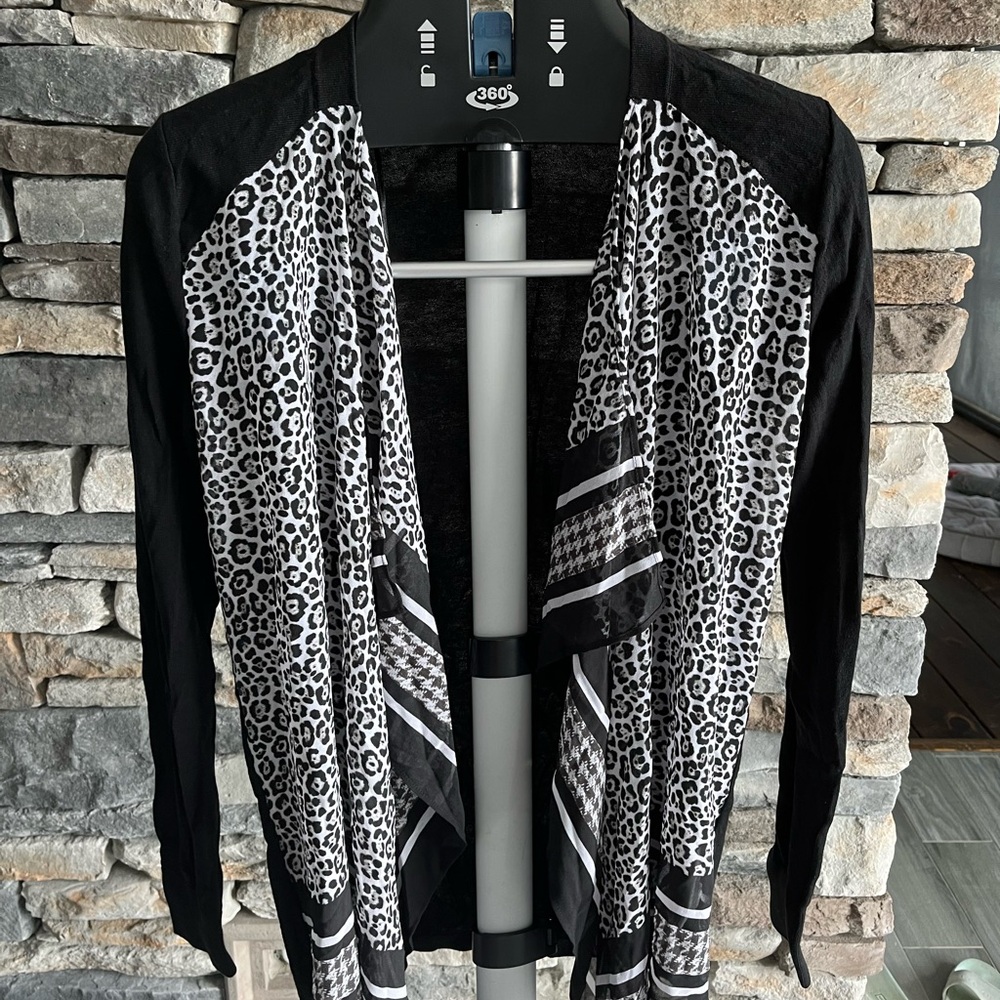 EUC Michael Kors black cheetah print open shawl